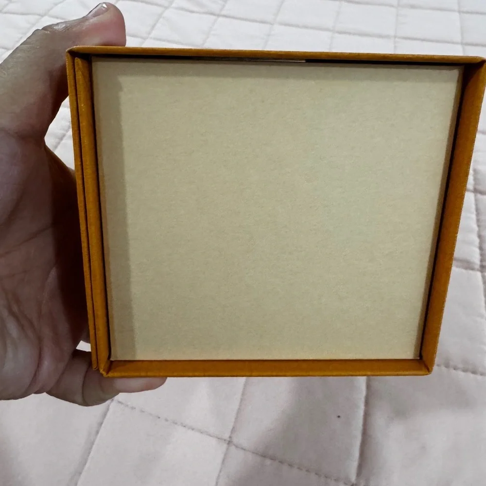 Louis Vuitton Long Gift Box with Ribbon & Tissue - Picture 10 of 10